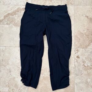 LULULEMON Dance Studio cropped pant Navy Blue size 12 like new!